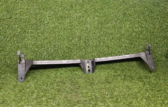 Volkswagen Jetta VI Front bumper mounting bracket 5C6805705J