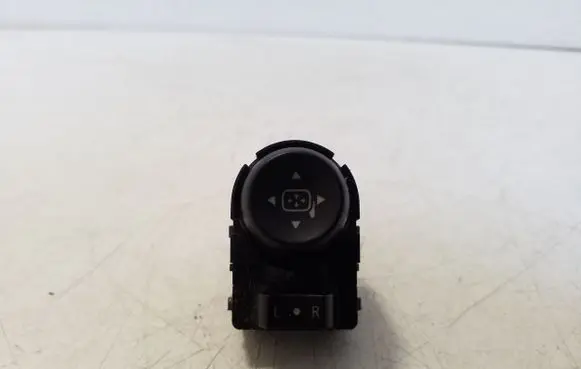 Wing mirror switch