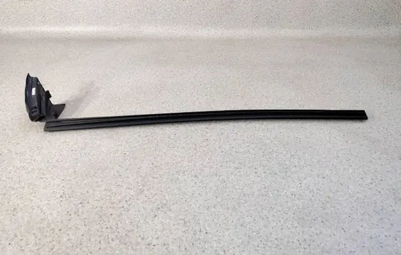 Mercedes-Benz SLK R172 Front door rubber seal A1727200324