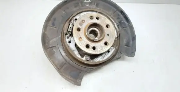 Rear wheel hub spindle/knuckle