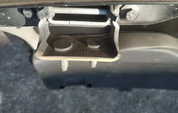 Volvo V50 Tailgate/trunk/boot hinge