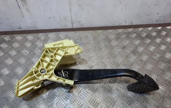 BMW X5 E70 Brake pedal 6791900