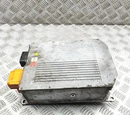 Voltage converter inverter