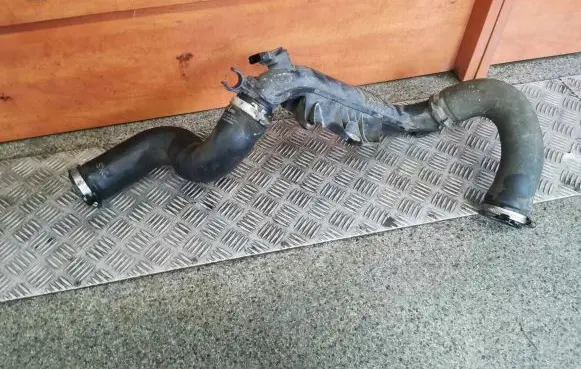 Audi A4 S4 B8 8K Intercooler hose/pipe 8K0145673L
