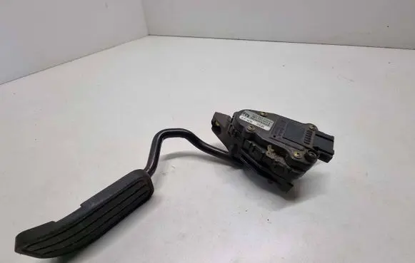 Seat Alhambra (Mk1) Accelerator throttle pedal 7M1721603A 98VW9F836AB 6PV00777003