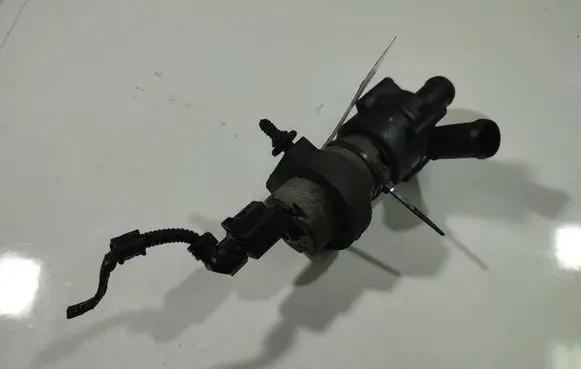 Volkswagen Sharan Valve vacuum 035959200
