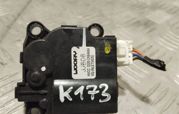 Tesla Model S A/C air flow flap actuator/motor HVCCD332CK8AA04