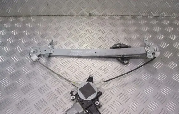 Subaru Legacy Front door window regulator with motor