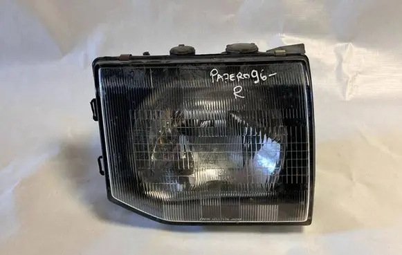 Mitsubishi Pajero Headlight/headlamp