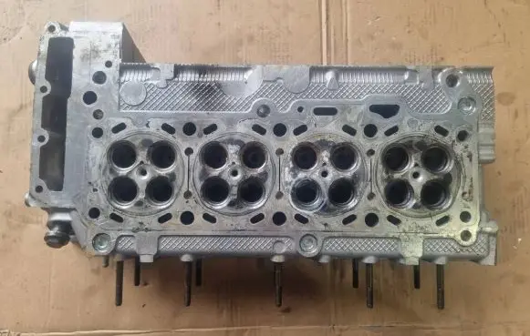 Iveco Daily 35 - 40.10 Engine head 502295007