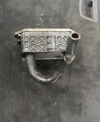 Engine oil radiator
