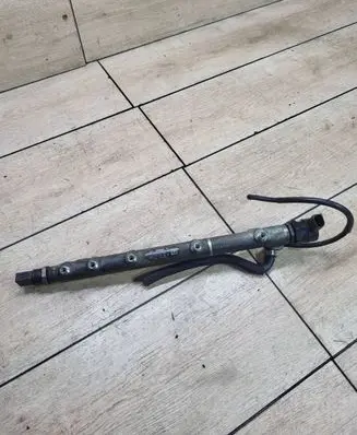 Mercedes-Benz C W204 Fuel main line pipe 0445214038 A6110700395