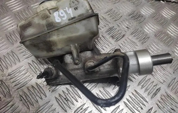 Master brake cylinder