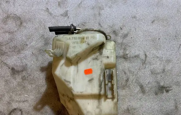 Mercedes-Benz E W210 Windshield washer fluid reservoir/tank a2108691120 2108691120