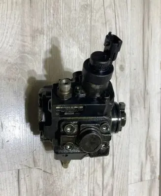 Jaguar XF X250 Fuel injection high pressure pump 9683268980