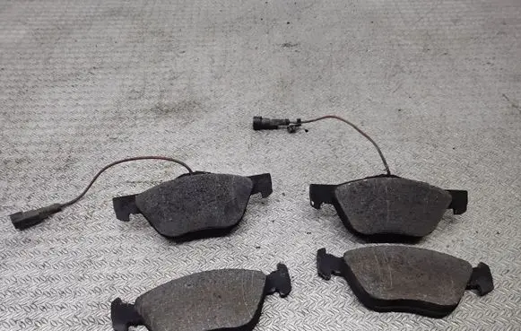 Alfa Romeo 166 Brake pads (front) 