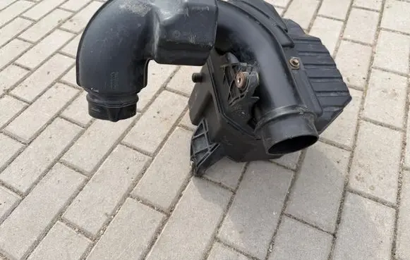 Honda Accord Intake resonator 