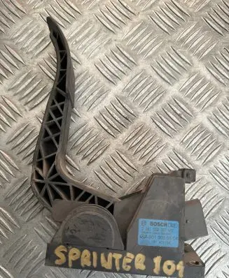 Mercedes-Benz Sprinter W901 W902 W903 W904 Accelerator throttle pedal 0281002337 A9013000504