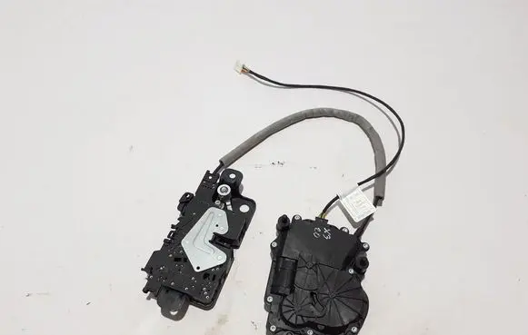 BMW X3 G01 Loading door lock 7357112