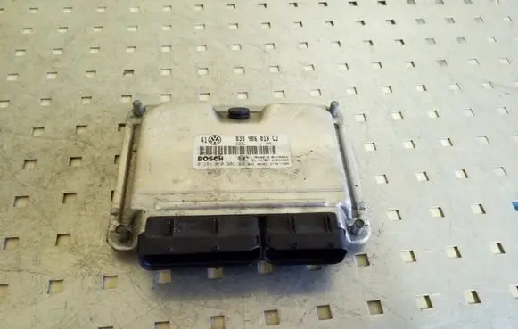 Volkswagen Golf IV Engine control unit/module 038906019CJ 0281010302