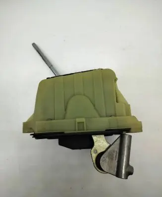 Mercedes-Benz C W204 Gear shifter/selector A2042677524