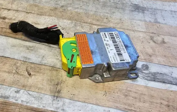 Audi A4 S4 B7 8E 8H Airbag control unit/module 8E0959655G 0285001668