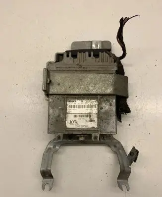 Volvo S40, V40 Engine control unit/module 7700110648 0281001906 HOM7700112630