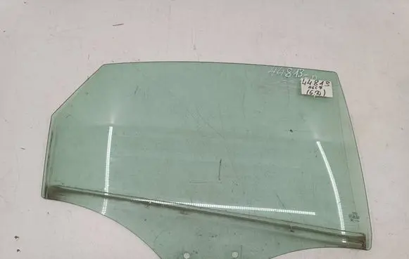 Rear door window glass