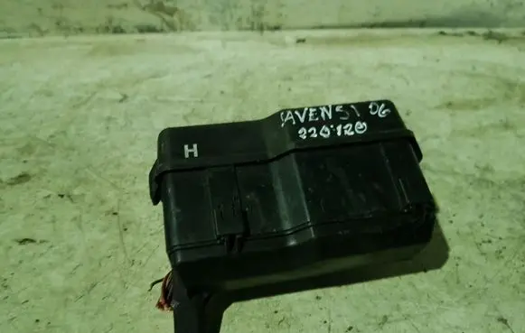 Toyota Avensis T250 Fuse module
