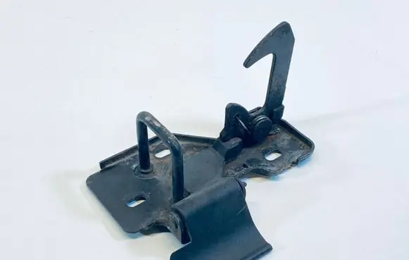 Seat Toledo III (5P) Engine bonnet/hood lock/latch loop/hook 5P0823480
