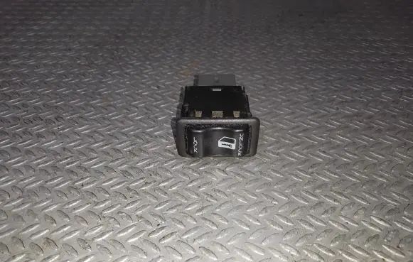 Nissan Primera Central locking switch button 