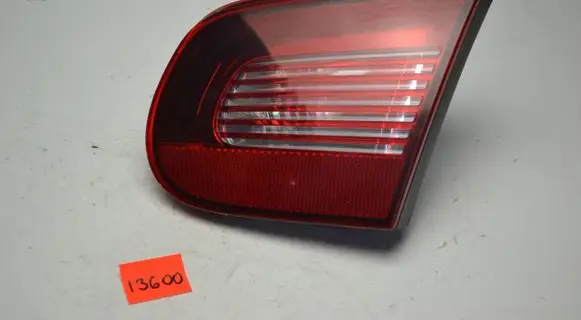 Tailgate rear/tail lights