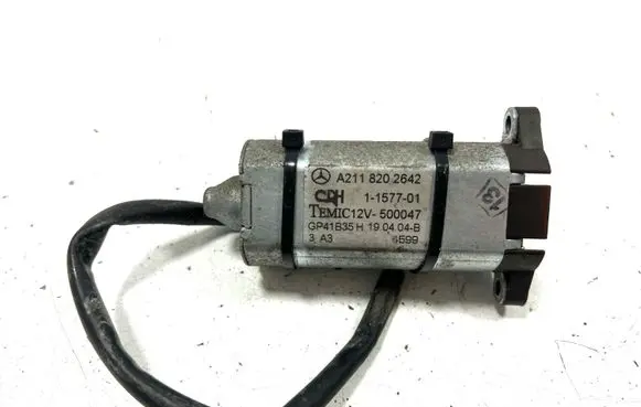 Mercedes-Benz E W211 Seat adjustment motor A2118202642 1157701 500047