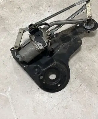 Ford Fusion Front wiper linkage and motor 404745