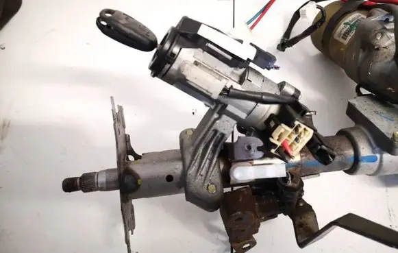Toyota Corolla E120 E130 Ignition lock 8978302020 89783-02020