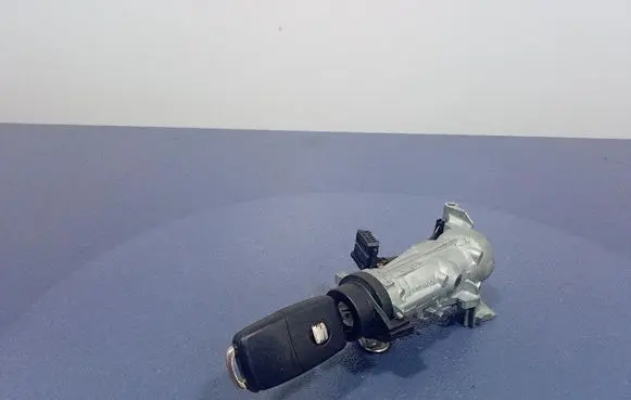 Seat Toledo III (5P) Ignition lock 1K0905851B