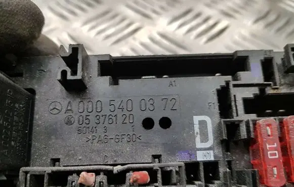Mercedes-Benz E W210 Fuse module A0005400372