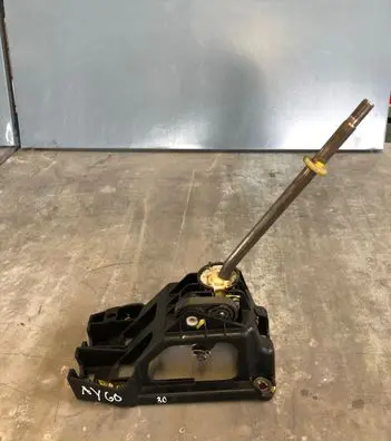 Toyota Aygo AB10 Gear shifter/selector 3353001H0