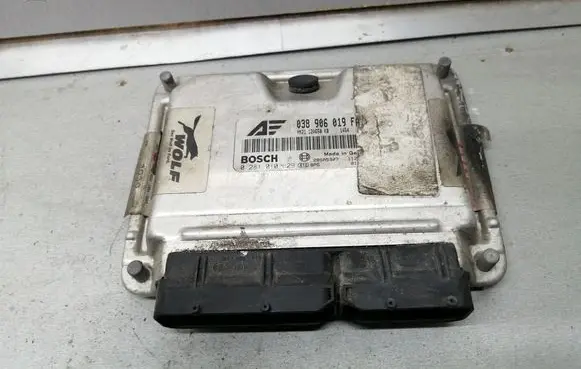 Ford Galaxy Engine control unit/module YM2112A650KB 038906019FA 0281010629