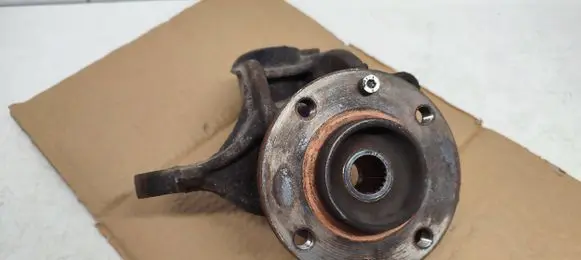 Peugeot 208 Front wheel hub spindle knuckle
