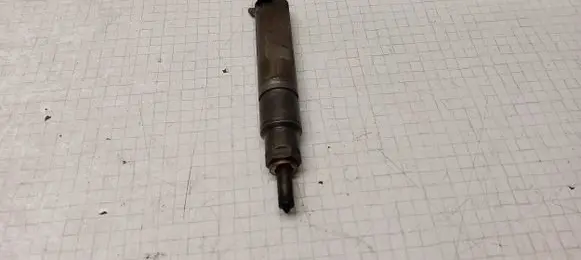 Audi A4 S4 B5 8D Fuel injector 028130201