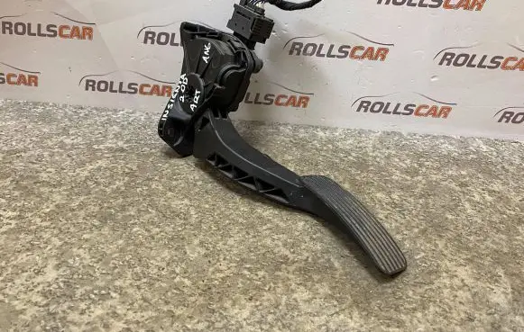 Opel Insignia A Accelerator throttle pedal 6PV00976501 13237356