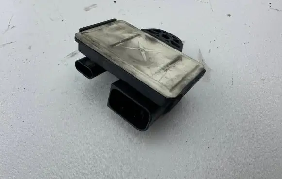 BMW X5 F15 Glow plug pre-heat relay 8519472 0522140104