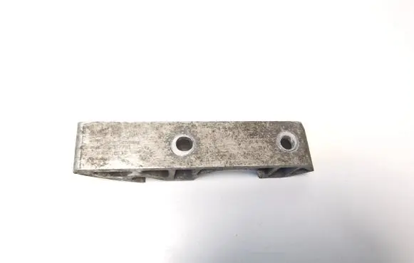 Audi Q7 4L Sway bar bush bracket, front 7L0411063B
