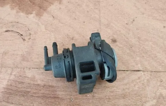 Infiniti EX Turbo solenoid valve EV521