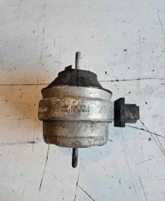 Audi A6 S6 C5 4B Engine mount bracket 8D0199382M