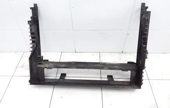 BMW 5 E60 E61 Radiator support slam panel bracket 7787443