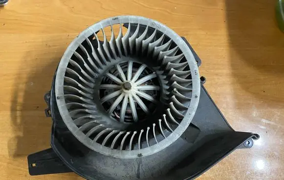 Volkswagen Polo IV 9N3 Heater fan/blower 6Q1820015C