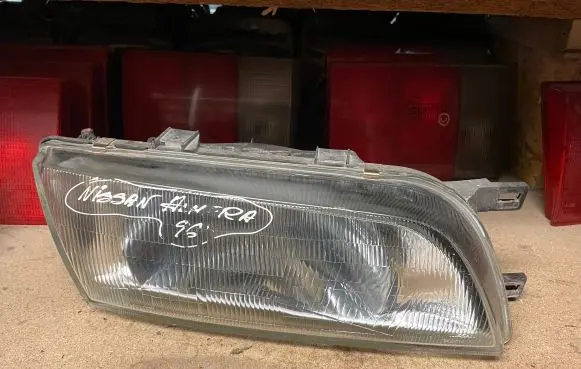 Nissan Almera Headlight/headlamp 1514 1514R