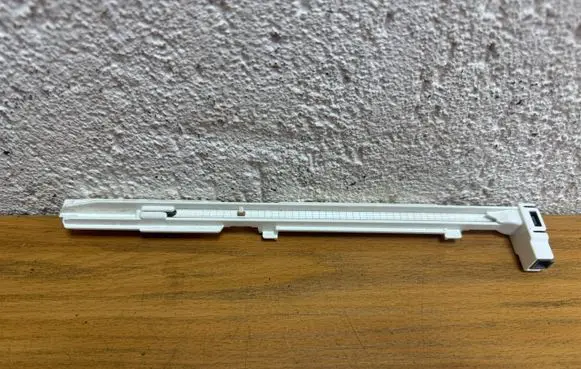 Dashboard glove box trim